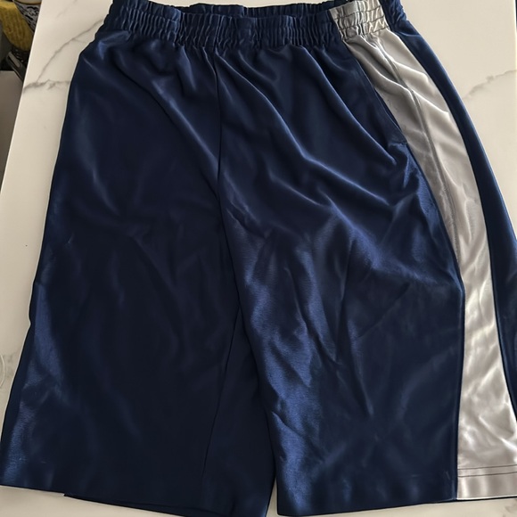 14/16 pairs of shorts, comes in black or blue - Picture 3 of 4